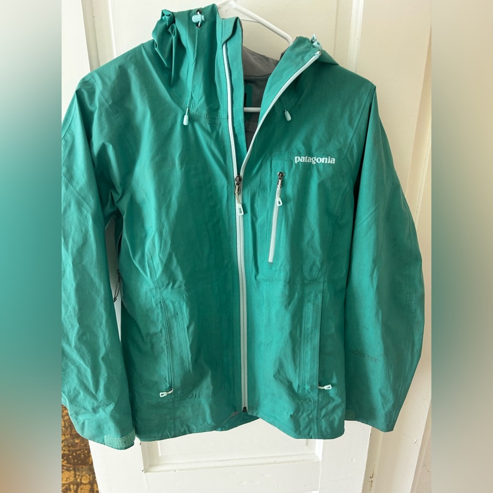 Women’s patagonia waterproof shell
